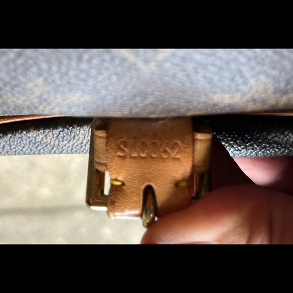 Authentic LV Sologne - Picture 9 of 13